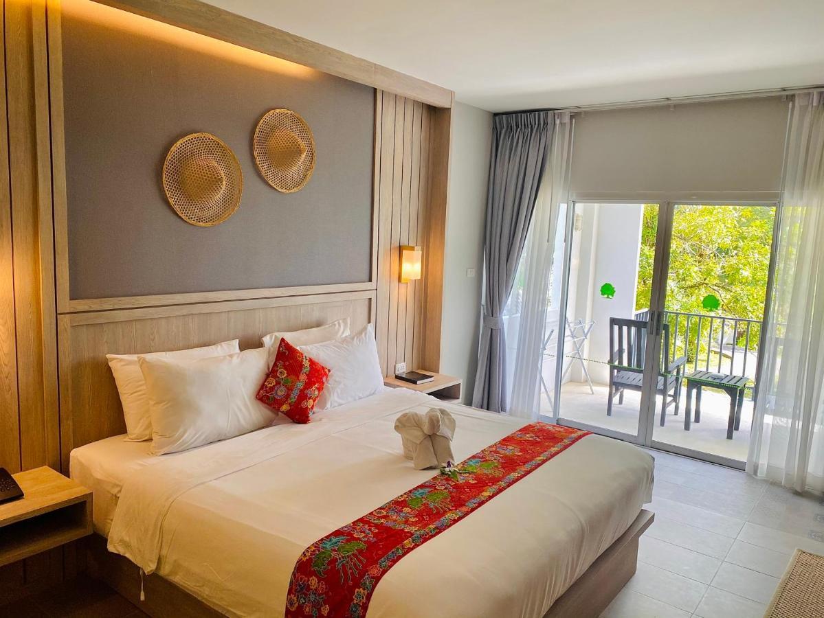 सहारा Palm Galleria Khao Lak